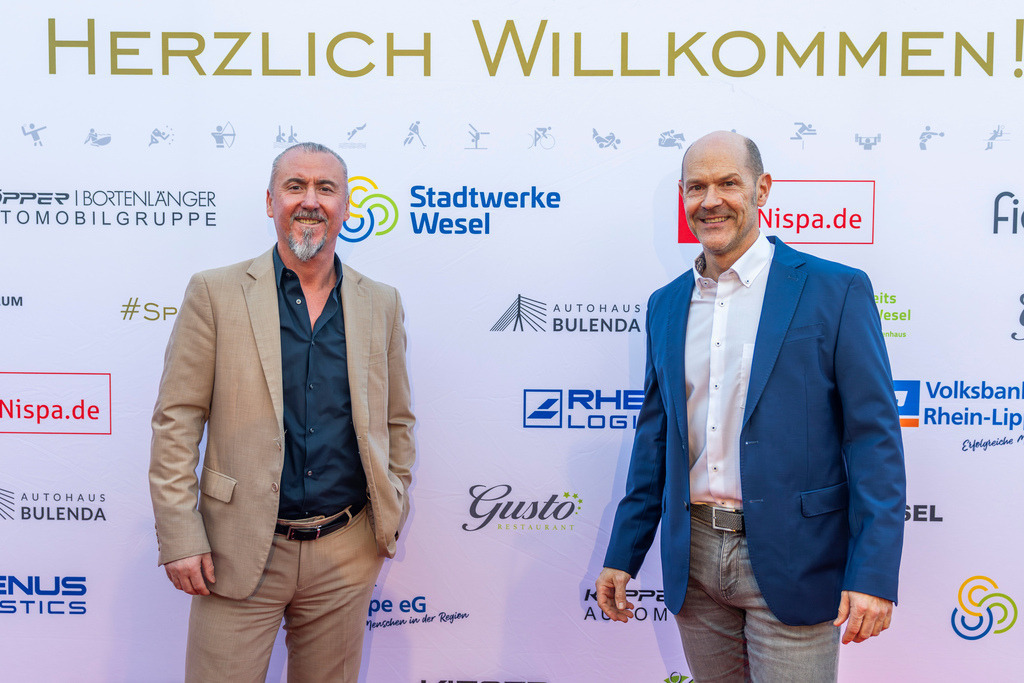 top-top.de 260306-211 | Foto, Video, Fotografie, Videografie, Fotobox, DJ, Discjockey, Musik, Musikbox, Veranstaltung, Photobooth, Amazon, Ebay, Buchtipp, Bestseller, Autor, Verlag, Buch, Wesel, Hamminkeln, NRW, Dinslaken, Rees, Drohne, Hochzeit, Party, Fotobox, Wesel, Fotograf