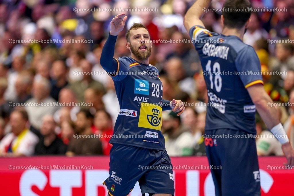 EHF17012601046 | 17.01.2026, Handball, Men's EHF EURO 2026, Österreich - Spanien, Jyske Bank Boxen in Herning, Dänemark, Preliminary Round:  Aleix Gomez Abello (Espania #28)  jubelnd