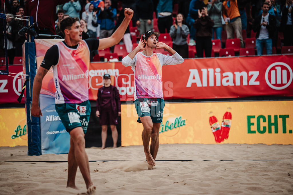 Beachvolleyball | Männer | Allianz German Beach Tour 2025 | Tourstop Berlin | 22.08.2025 | v.l. Hennes Nissen und Niklas Held jubeln