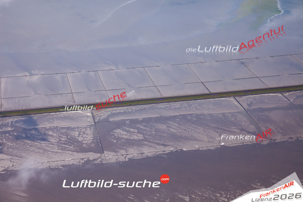 Die Luftaufnahme Nordsee - Sylt wurde vom UL-Flugzeug (keine Drohne) aus fotografiert.Hohe Druck- Auflösung-die Geschenkidee!