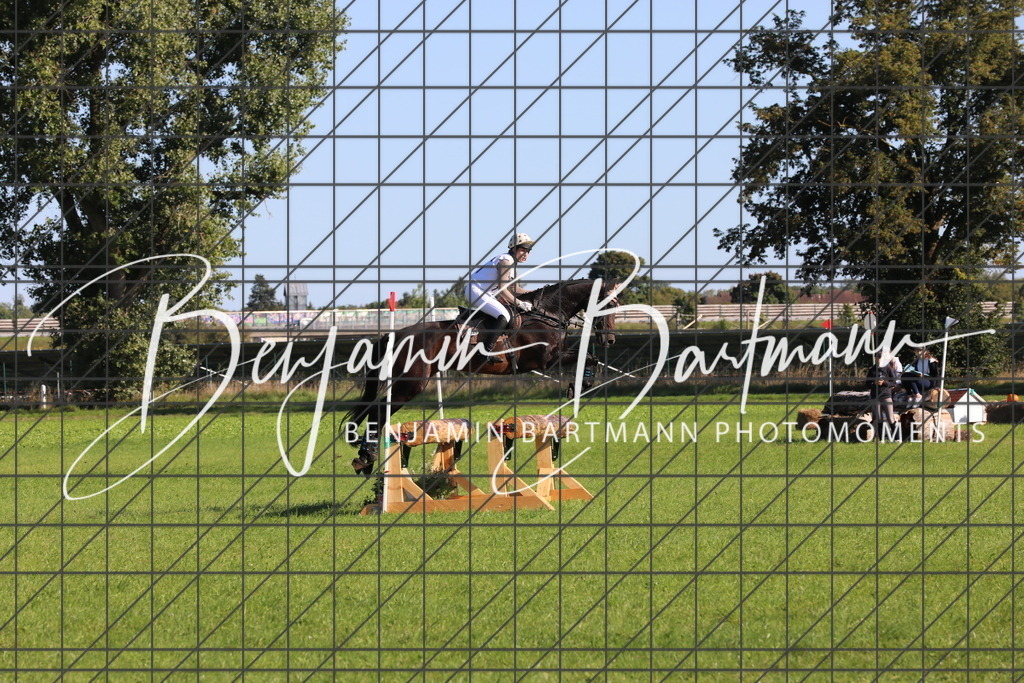 AZ2A1067 | Benjamin Bartmann Photomoments