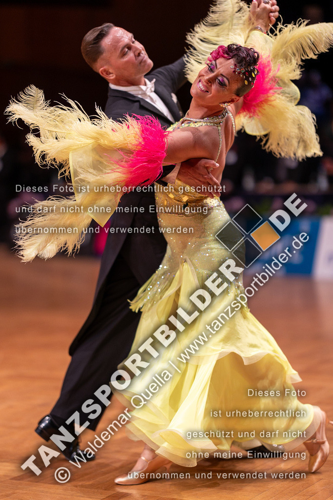 20230812-11757 | Hier finden Sie Tanz Bilder vom Latein und Standard Formationen tanzen. Sportbilder vom Tanzsport. Schöne Fotos und von Weltmeisterschaft, Europameisterschaft, Bundesliga, Regionalliga, Oberliga und Landesliga sowie von GOC Stuttgart, DanceComp, WM Bremen