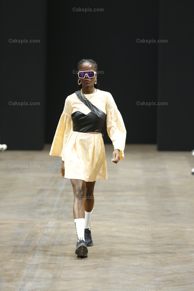 _76A4140 | Die Bildagentur Akspix ist eine Online-Bildagentur und bietet professionelles und kreatives Bildmaterial Royalty free und Rights Managed. Bildarchiv Akspix bietet eine große Auswahl an kreativen und klassischen Motiven.Frankfurt Fotograf, Fotoshooting