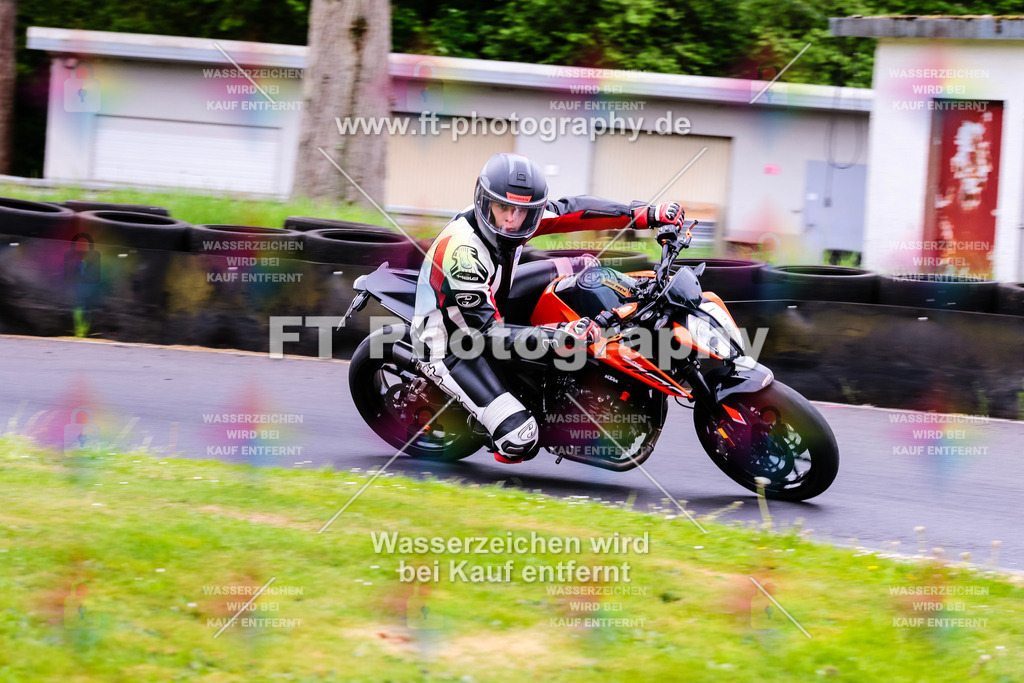 MotoTeamVBK-20441 | Hier findet Ihr Bilder von Touristenfahrten auf der Nürburgring Nordschleife oder von anderen Veranstaltungen die ich besucht habe. Viel Spass beim Durch Schauen 