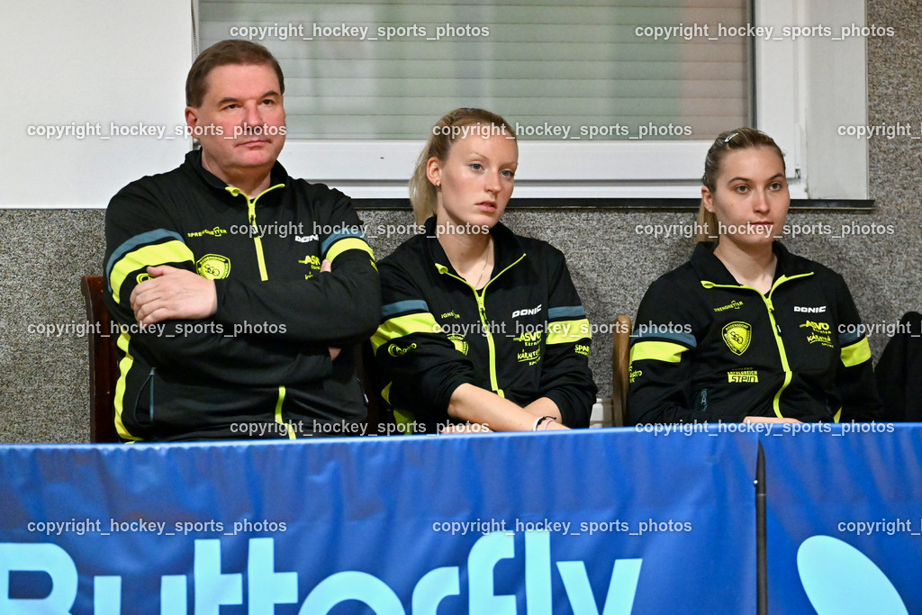 SCO Ossiachersee Bodensdorf vs. SU Spk. Kufstein | Ritzinger Werner Coach, Katarina Strazar, Lea Paulin, SCO Ossiachersee Bodensdorf vs. SU Spk. Kufstein, SCO Ossiachersee Bodensdorf vs. SU Spk. Kufstein am 04.10.2024 in Bodensdorf (SCO Halle Bodensdorf), Austria, (Photo by Bernd Stefan)
