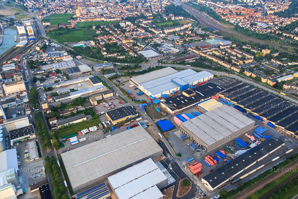 Luftbild: Industriegebiet am Rheinufer mit Ixocon Logistikpark Worms und Motoren Baader GmbH Worms im Ortsteil Neuhausen in Worms im Bundesland Rheinland-Pfalz in Deutschland. Foto: IMG_091165.jpg vom 07.07.2016 durch Werner Riehm/FLY-FOTO.deWWW.IXOCON.DE