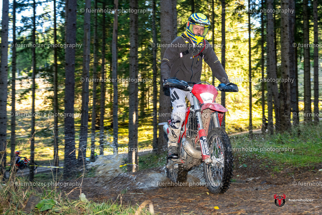 fuernholzer_251026-C1-3 | Fotografische Impressionen von der Red Stag Enduro Extreme by fuernholzer-photography.com. Endurosport in Österreich fotografisch festgehalten von fuernholzer. Auftragsfotografie für Private, Gewerbefotos und Industriefotografie. Eventfotografie, Sportfotografie und Motorsportfotografie. Anbieter von Fotoworkshops, Fototraining, fotografischen Vorträgen und Fotoseminaren.