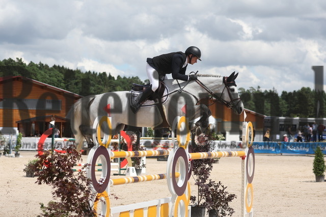 Waldachtal-Salzstetten_2024_Prfg.Nr.16_Amateur-Springreiter-Club  (2) | Alle Fotos der Reiterjournal Fotografin Doris Matthaes im Reiterjournal Online-Fotoshop. - Realisiert mit Pictrs.com