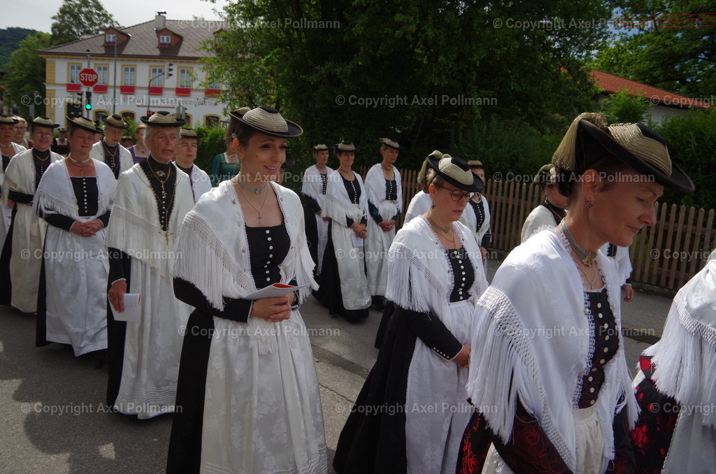 IMGP5488 | fotografiert von Axel PollmannLeonhardi Wallfahrt Benediktbeuern und Murnau, Fronleichnam, Fasching, Landschaft im Loisachtal und Benediktbeuern  - Realisiert mit Pictrs.com