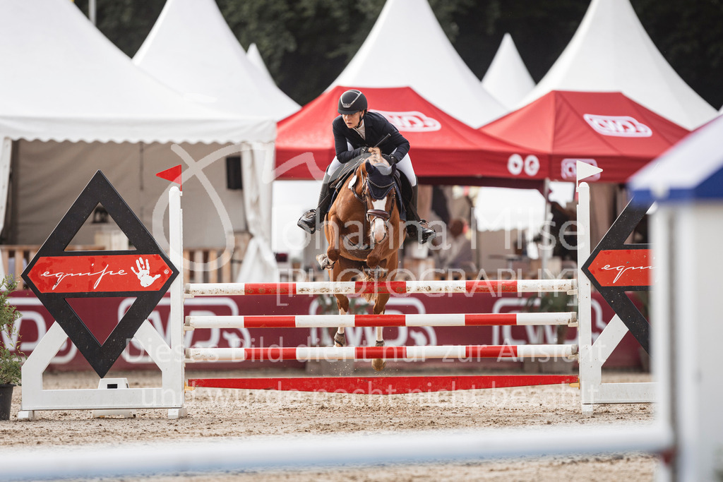 240906_BuCha_PonyA-5j-175 | Deine schönsten Turniermomente als professionelle Fotos! Entdecke hochwertige Pferdesport-Fotografie im Online-Shop. Jetzt Fotos finden & bestellen!