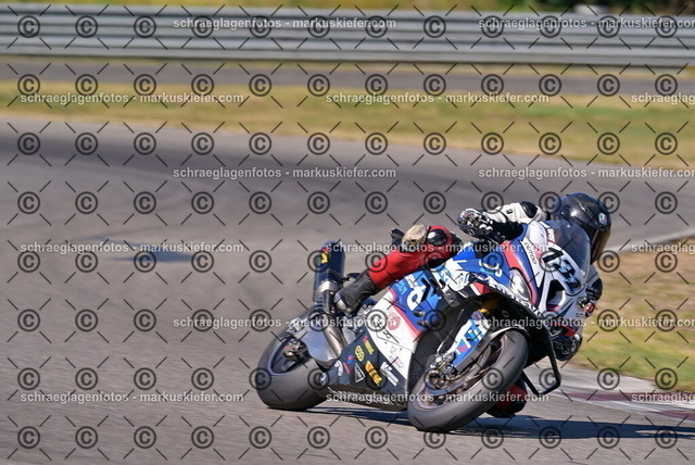 26bt05-0178 | markuskiefer.com - Realisiert mit Pictrs.com