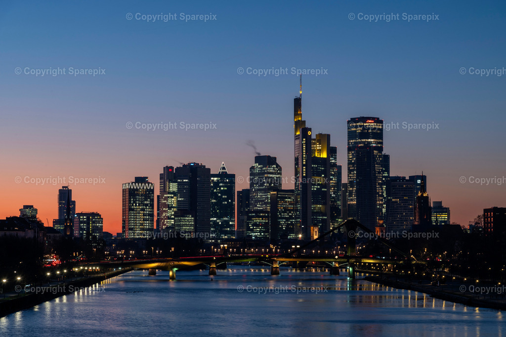 PAR_Skyline_Frankfurt_Night39 | sparepix - Realisiert mit Pictrs.com