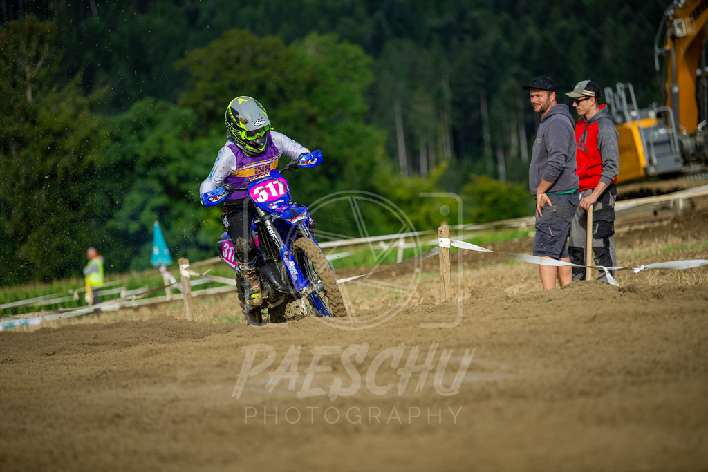 Lady (339) | Paeschuphoto Shop - Wer nicht sucht der auch nicht findet.Ob Motocrossbilder oder von einem besuchtem Spiel, Hauptsache Action. - Realisiert mit Pictrs.com