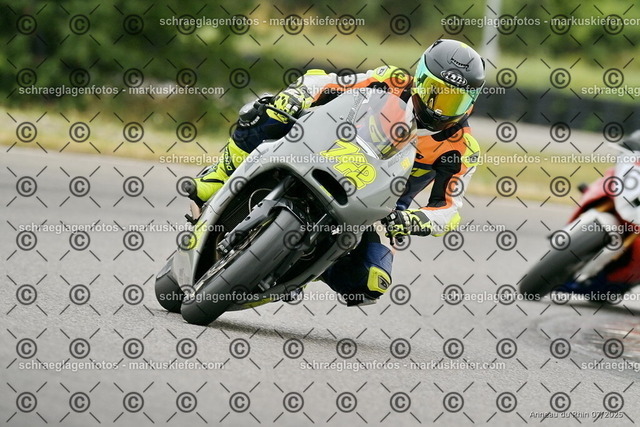25bt05-0225 | markuskiefer.com - Realisiert mit Pictrs.com