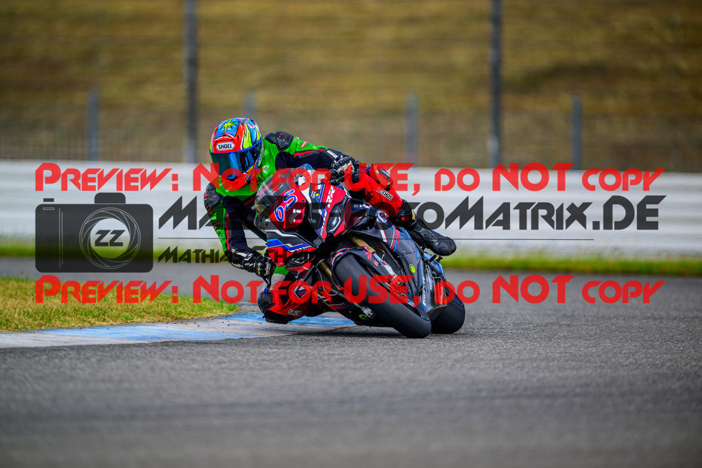 MaZZes_Fotomatrix_20250628_6007705_8452 | WEISS