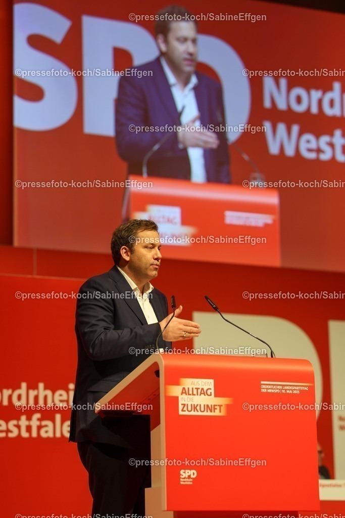 xSEF10052501023 | 10.05.2025, xsefx, Rede des Vizekanzlers und Finanzministers Lars Klingbeil auf dem Landsparteitag der NRWSPD 2025 in der Mercatorhalle in Duisburg mit dem Motto - Aus dem Alltag in die Zukunft