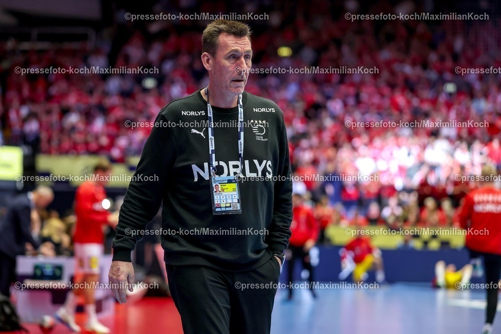 EHF16012602208 | 16.01.2026, Handball, Men's EHF EURO 2026, Dänemark - Nordmazedonien, Jyske Bank Boxen in Herning, Dänemark, Preliminary Round: Dänemarks Torwarttrainer Michael Bruun 