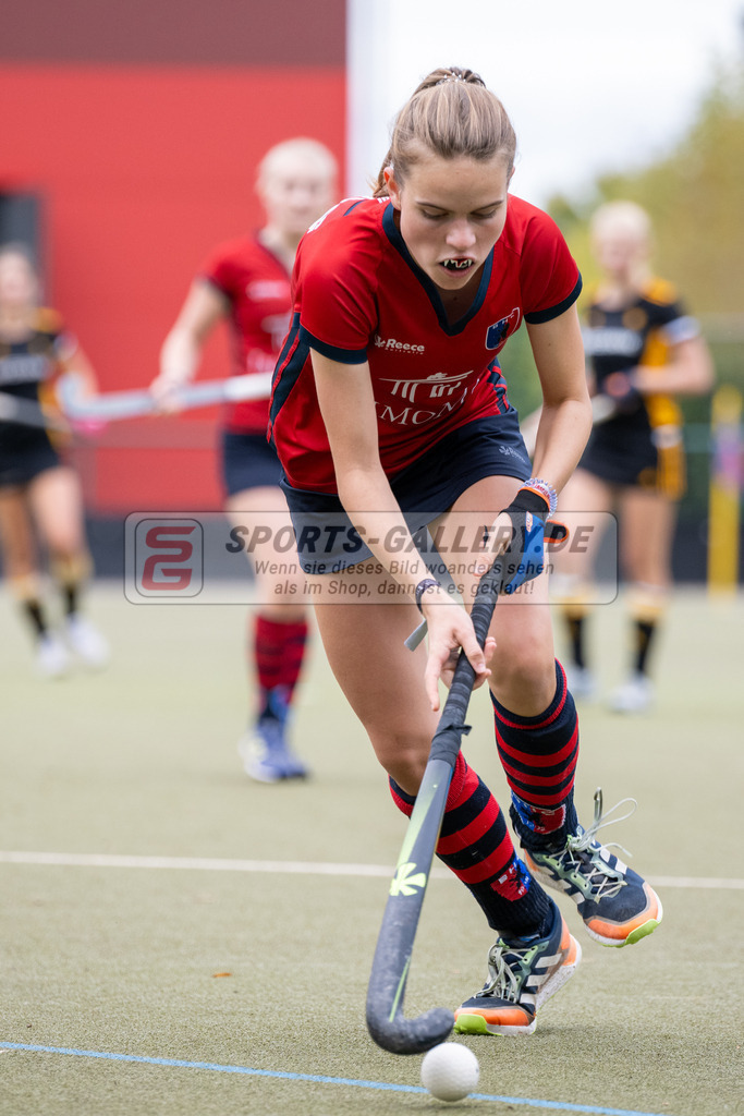 SFE_20231022_0123 | Deutsche Meisterschaft Weibliche U16 Finale Berliner HC - Harvestehuder THC am 22.10.2023 in Köln (Düsseldorfer Hockeyclub 1905 e.V.), Photo: Stephan Fehrmann 2023 (Sports-Gallery)