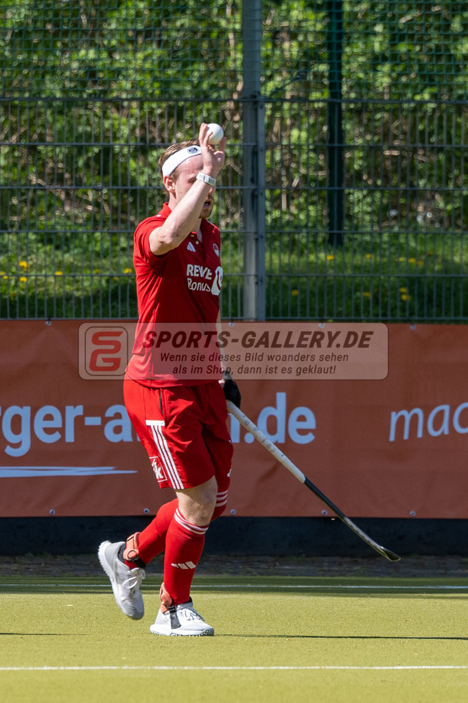 SFE_20250412_0066 | Köln, Deutschland, 12.04.2025:  Hockey 1. Bundesliga Herren Rot-Weiss Köln - Harvestehuder THC im KTHC Stadion Rot-Weiss Köln Tennis and Hockey Club am 12.04.2025 in Köln, Deutschland. (Foto von Stephan Fehrmann)Köln, Germany, 12.04.2025: Hockey 1. Bundesliga Herren Rot-Weiss Köln - Harvestehuder THC in KTHC Stadion Rot-Weiss Köln Tennis and Hockey Club at 12.04.2025 in Köln, Deutschland. (Foto from Stephan Fehrmann)