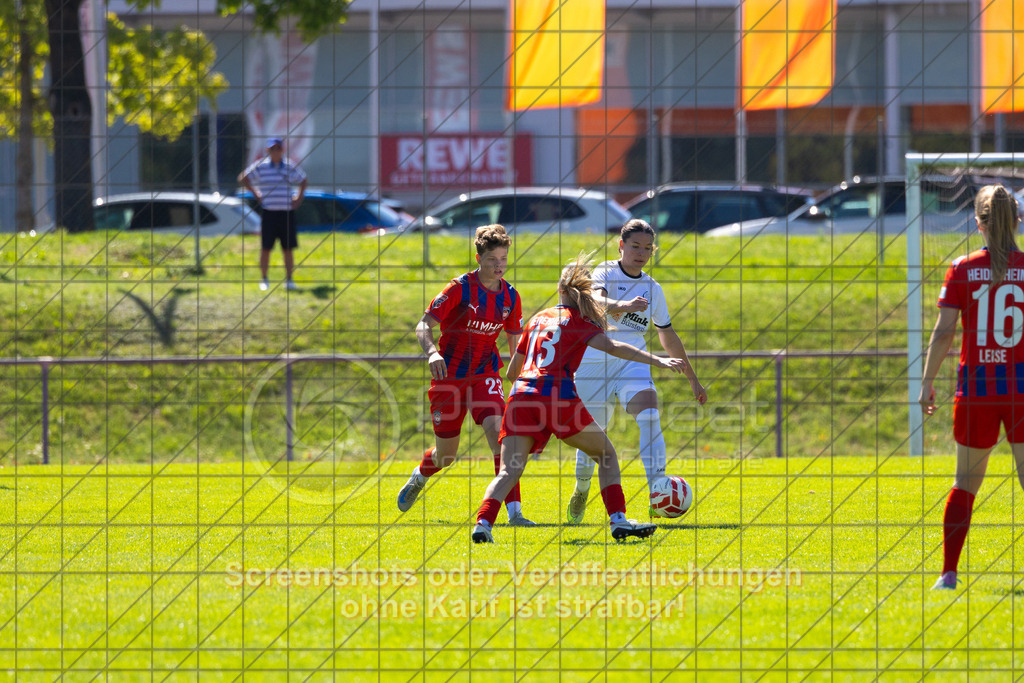 20260906_121028_0140_(c)_by_PhotoPeet | Luisa Reiser (1.FC Donzdorf #05)1.FC Donzdorf (weiß) vs. 1.FC Heidenheim 1846 (rot), Fußball, Frauen-Verbandspokal Gruppe 2, 2. Runde, Saison 2026/2027, Rasenplatz Lautertal Stadion, Süßener Straße 16, 73072 Donzdorf, 06.09.2026 - 11:00 Uhr,Foto: PhotoPeet / Sport- &amp; Eventfotografie / Peter Harich