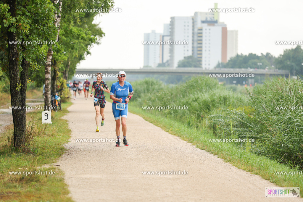 LUR_1983 | 34. M-net Erlanger Triathlon 2025 #erlangertriathlon  #mnettriathlon2025 #mnettriathlon #team #olympischedistanz #mitteldistanz #triathlon #maindonaukanal  #erlangertriathlon2025 #yourpictrs #tv1848 #tv1848erlangen  #triathlonbayern #sportinerlangen #demsportverbunden #sportshot_your_pictrs Copyright: www.sportshot.de