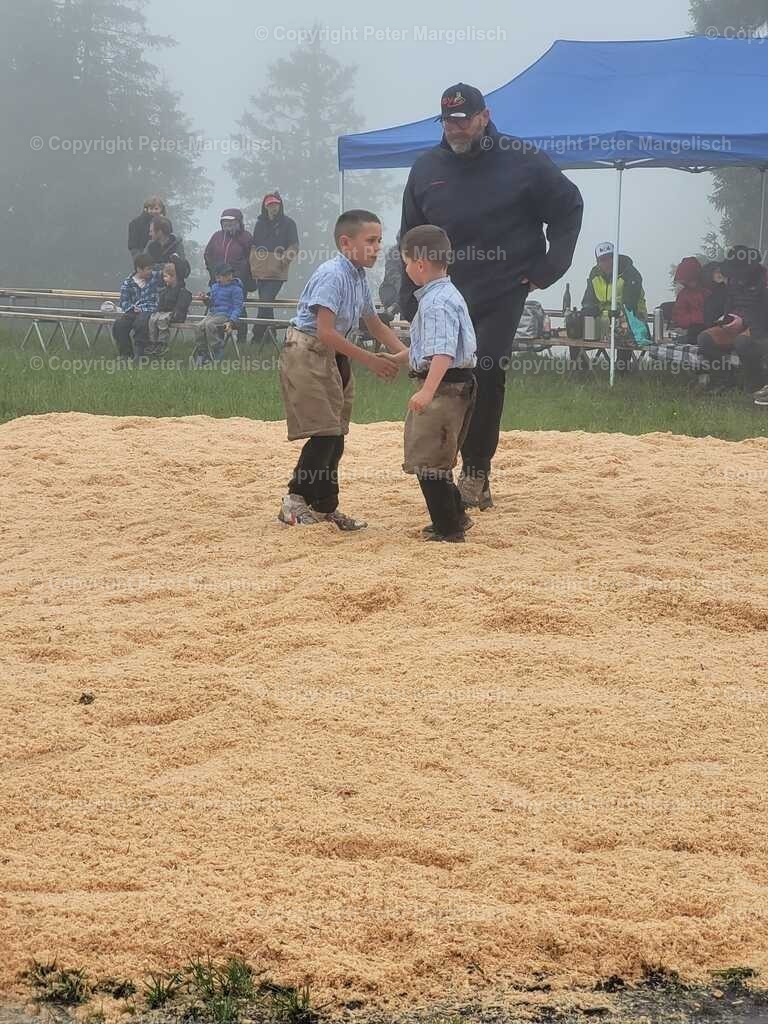 Samuel Geisser beim Grifffassen (1) | Schwingen - Realisiert mit Pictrs.com