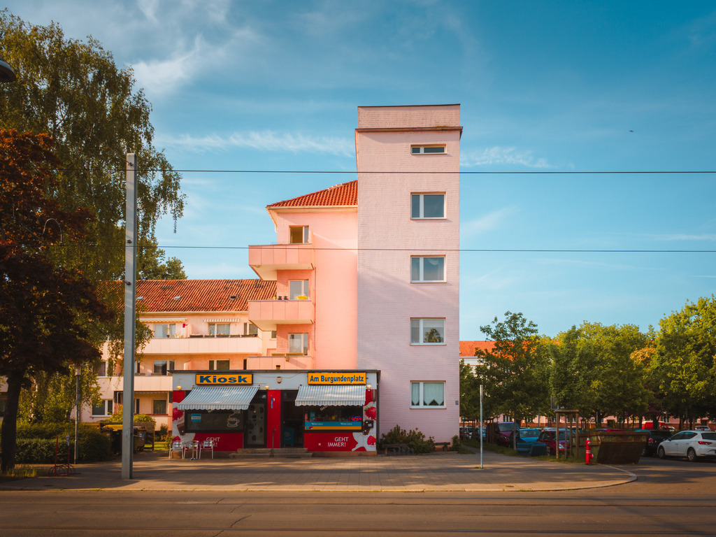 Siegfriedviertel | Entdecke exklusive Fotokunst aus Braunschweig: Bildband, Leinwände, Postkarten, Kalender, digitale Downloads & Bildlizenzen. Jetzt im offiziellen Beautiful Braunschweig Shop! - Realisiert mit Pictrs.com