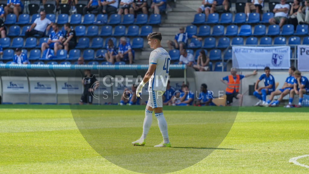 Fußball, Herren, Saison 2025/2026, Regionalliga Nordost, 3. Spieltag, 1.FC Magdeburg II vs. FSV 63 Luckenwalde, Samstag 09.08.2025, Avnet Arena Magdeburg | Fußball, Herren, Saison 2025/2026, Regionalliga Nordost, 3. Spieltag, 1.FC Magdeburg II vs. FSV 63 Luckenwalde, Samstag 09.08.2025, Avnet Arena Magdeburg, Im Bild: Robert Kampa (Magdeburg) - Realisiert mit Pictrs.com