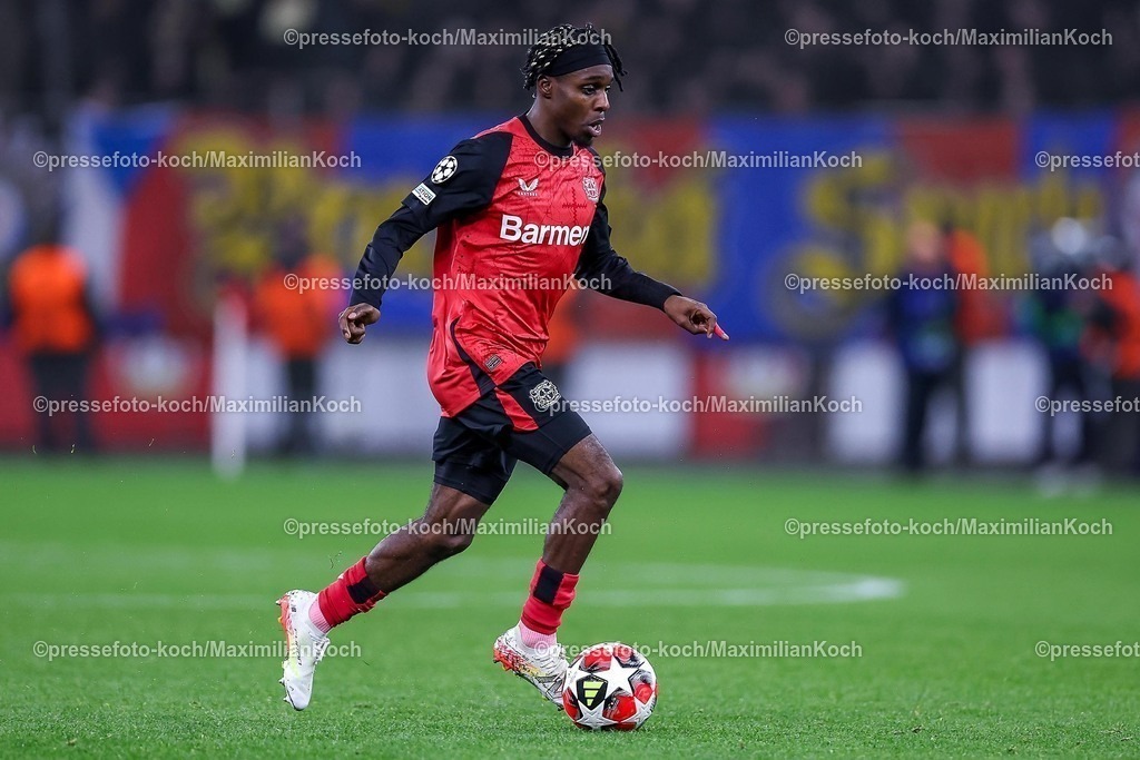 UCL29012502248 | 29.01.2025, Fußball, Bayer 04 Leverkusen - AC Sparta Prag, UEFA Champions League, 8. Spieltag, BayArena, Saison 2024 2025: Jeremie Frimpong (Bayer04 Leverkusen #30)