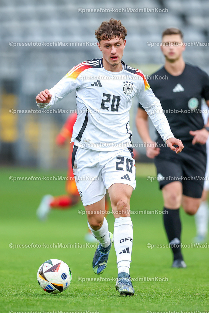 WUP14102402092 | 14.10.2024, Fußball, U20 Länderspiel Deutschland - Ghana, Stadion am Zoo, Wuppertal, Saison 2024 2025: Maurice Krattenmacher (GER #20)