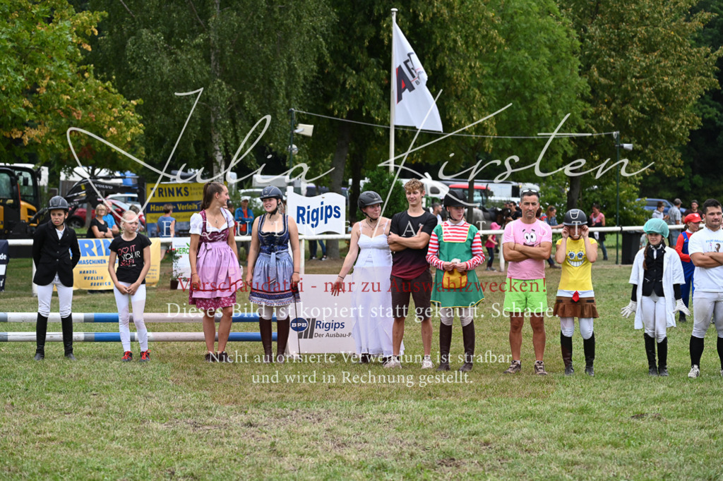 DSC_9328 | Pferde- und Turnierfotografie in Westsachsen. Pferdeportraits, Auftragszeichnungen und intuitive Kunst.