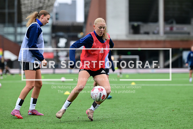 Fußball I Frauen I Saison 2025-2026 I Regionalliga Nord I 10. Spieltag I FC St. Pauli - Hamburger SV U20 I 13065 | Der Sportfotograf. - Realisiert mit Pictrs.com