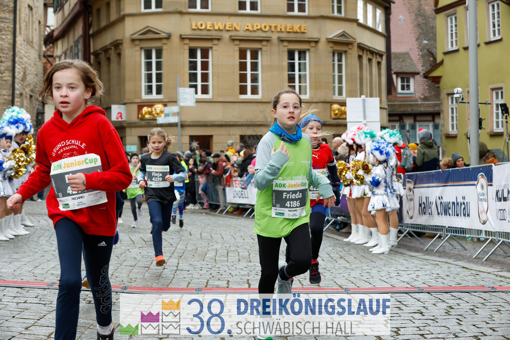 400m AOK Junior Cup | 3 Koenigslauf 2024 400m AOK Junior Cup - Realisiert mit Pictrs.com