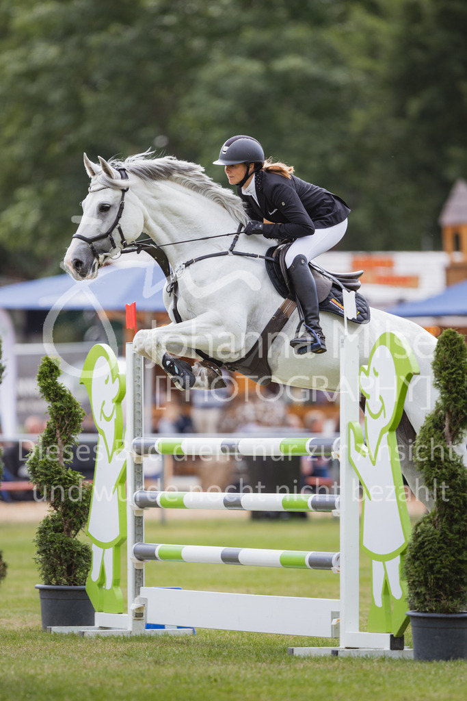 220715_LC_Youngster-M-552 | Deine schönsten Turniermomente als professionelle Fotos! Entdecke hochwertige Pferdesport-Fotografie im Online-Shop. Jetzt Fotos finden & bestellen!