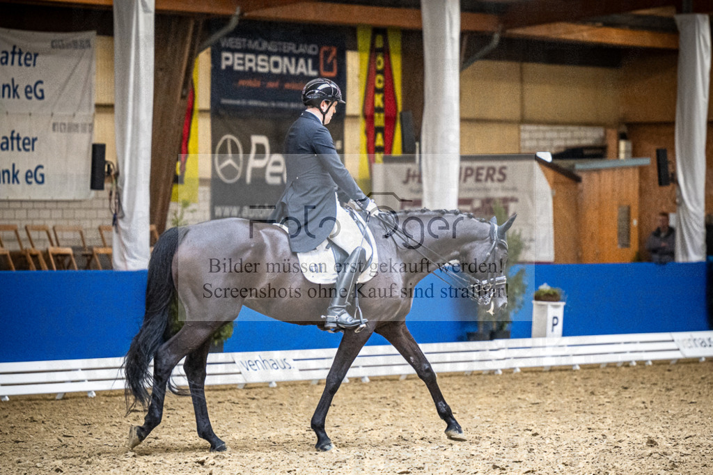 DOS_1815 | Entdecke hochwertige Reitturnierfotos von Foto Oger. Professionell, emotional und authentisch – jetzt Lieblingsmomente im Shop bestellen. - Realisiert mit Pictrs.com