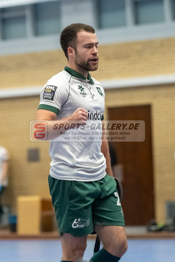 SFE_20231217_0057 | Neuss, Deutschland, 17.12.2023:  in Aktion waehrend des Spiels der Halle 1. Bundesliga Herren zwischen SW Neuss vs Uhlenhorst Mülheim im Stadionhalle (SW Neuss) am 17.12.2023 in Neuss, Deutschland. (Foto von Stephan Fehrmann)

Neuss, Germany, 17.12.2023:  in action during the game of Halle 1. Bundesliga Herren between SW Neuss vs Uhlenhorst Mülheim in Stadionhalle (SW Neuss) at 17.12.2023 in Neuss, Deutschland. (Foto von Stephan Fehrmann)