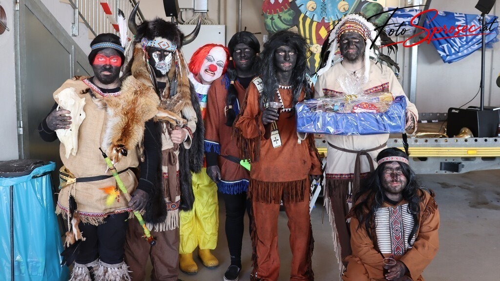 fasching-mariazell2025 (3) | Mit meiner Kamera halte ich besondere Augenblicke, faszinierende Landschaften und interessante Details fest. Dabei entstehen ganz unterschiedliche Aufnahmen – von stimmungsvollen Landschaftsfotografien und beeindruckenden Drohnenaufnahmen über Pressefotos - Realisiert mit Pictrs.com