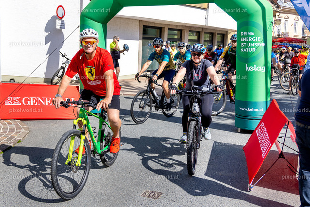 Ossiachersee autofrei - Start am Hauptplatz Feldkirchen | Bildershop von pixelworld.at - Realisiert mit Pictrs.com