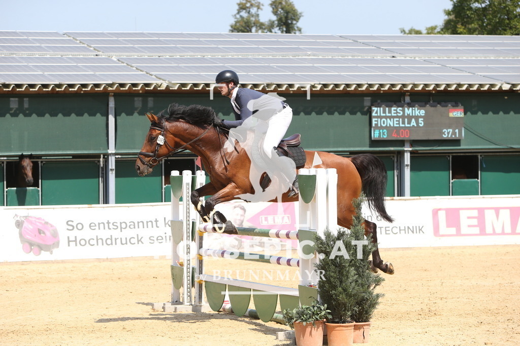 DL2Q1215 | Willkommen bei Brunnmayr - Design & Fotografie – Ihrem Spezialisten für Reitturniere und Pferdeveranstaltungen in Oberösterreich, Salzburg und Bayern! Seit über 17 Jahren sind wir leidenschaftlich dabei.