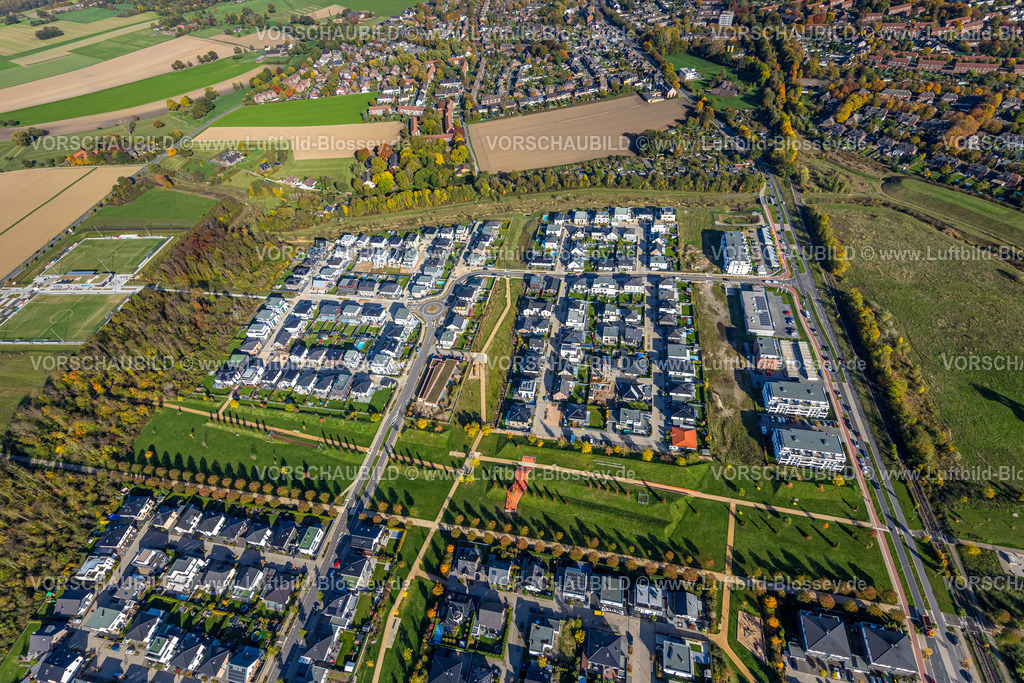 Neukirchen-Vluyn221004813 | Luftbild, Wohnquartier Niederberg, Neubaugebiet Dicksche Heide, Straßenzug Niederrheinallee, Neukirchen, Neukirchen-Vluyn, Ruhrgebiet, Niederrhein, Nordrhein-Westfalen, Deutschland