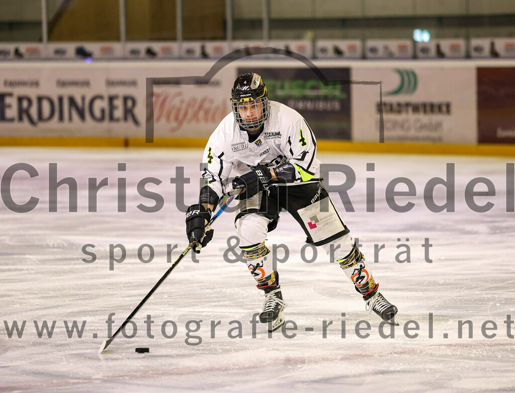 2024-02-16_011_TSV_Erding_gegen_ERSC_Amberg | Erding, Deutschland, 16.02.2024:
Eishockey, Bayernliga Playoffs 2023 / 2024, 1. Spieltag, TSV Erding gegen ERSC Amberg, Endergebnis: 1:2

Philipp Siller (ERSC Amberg, #4)

Foto: Christian Riedel / fotografie-riedel.net