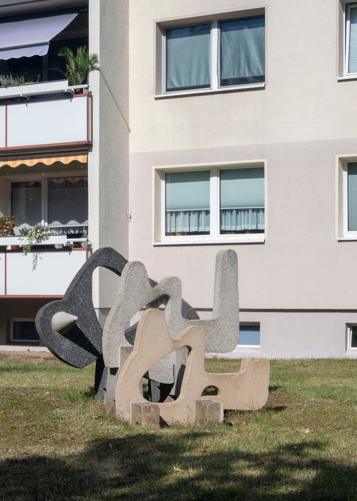 Jena-Lobeda | Grünfläche - Realisiert mit Pictrs.com