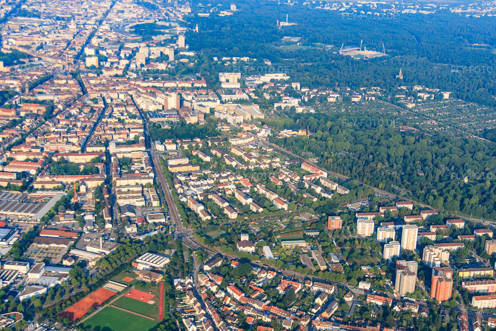 Luftbild: zwischen Haid-und-Neu-Straße und Durlacher Allee im Ortsteil Oststadt in Karlsruhe im Bundesland Baden-Württemberg in Deutschland. Foto: IMG_52874.jpg vom 05.09.2012 durch Werner Riehm/FLY-FOTO.de