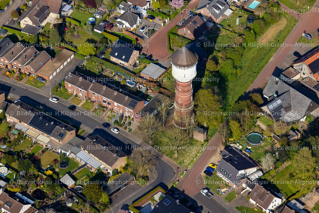 Luftbilder Nettetal-0093 | Luftbild Historischer Wasserturm Nettetal Lobberich an der Straße Hagelkreuzstraße - Realisiert mit Pictrs.com