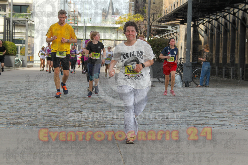 250920_1333_EV4_6023 | Sportfotografie im Rhein-Sieg Kreis, Köln, Bonn, NRW, Rheinland Pfalz, Hessen, etc. Unser Tätigkeitsfeld umfasst den Laufsport vom Volkslauf über den Marathon, Duathlon, Triathon bis zum Ultralauf wie Kölnpfad Ultra oder Schindertrail.