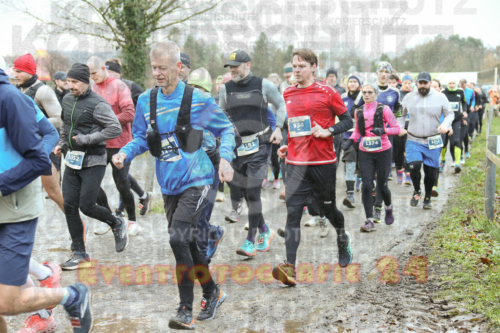 241208_0927_EX1_3785 | Sportfotografie im Rhein-Sieg Kreis, Köln, Bonn, NRW, Rheinland Pfalz, Hessen, etc. Unser Tätigkeitsfeld umfasst den Laufsport vom Volkslauf über den Marathon, Duathlon, Triathon bis zum Ultralauf wie Kölnpfad Ultra oder Schindertrail.