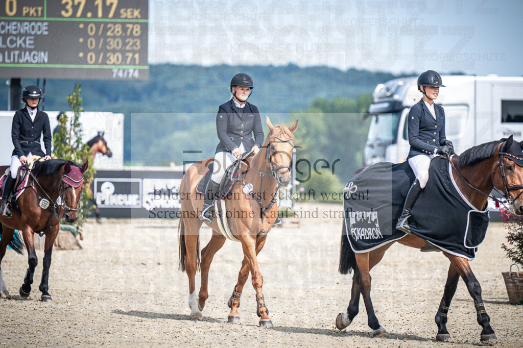 DOS_8479 | Entdecke hochwertige Reitturnierfotos von Foto Oger. Professionell, emotional und authentisch – jetzt Lieblingsmomente im Shop bestellen.Deutschlandweite Turnierfotografie. - Realisiert mit Pictrs.com