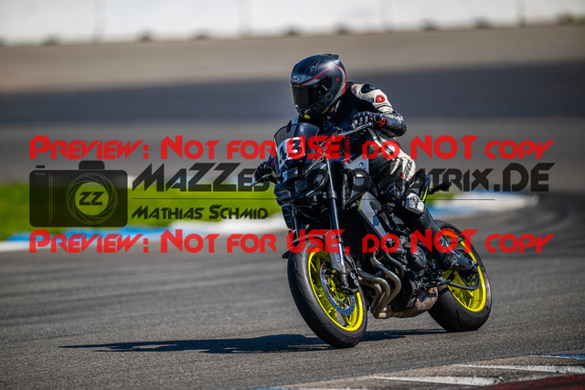 MaZZes_FotoMatrix_240520_6021986_7050 | ROT