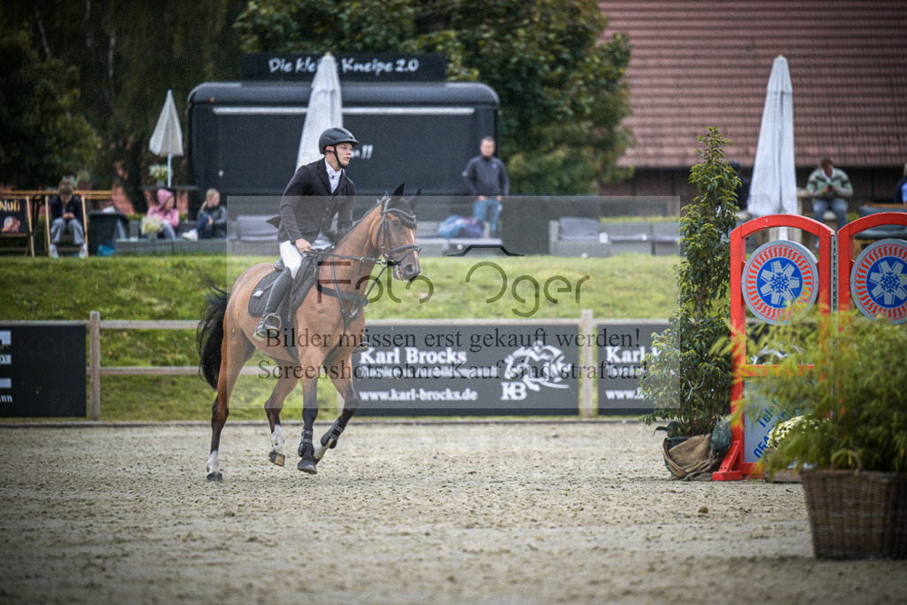 DOS_0692 | Entdecke hochwertige Reitturnierfotos von Foto Oger. Professionell, emotional und authentisch – jetzt Lieblingsmomente im Shop bestellen.Deutschlandweite Turnierfotografie. - Realisiert mit Pictrs.com