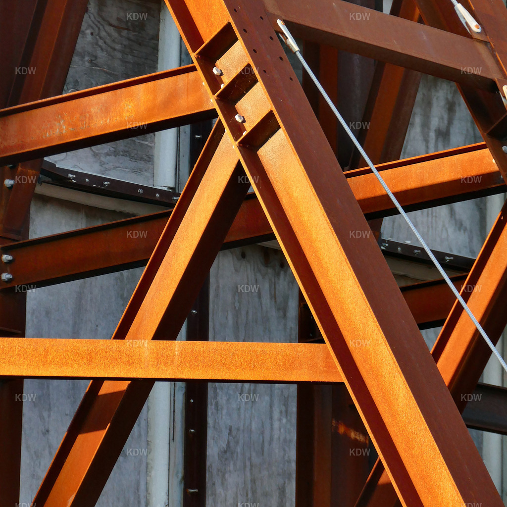 Stahlträger | Rostige Stahlträger - Realisiert mit Pictrs.com